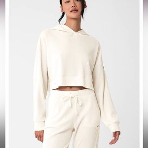 Alo yoga new with tags muse hoodie ivory size L no flaws retail $108